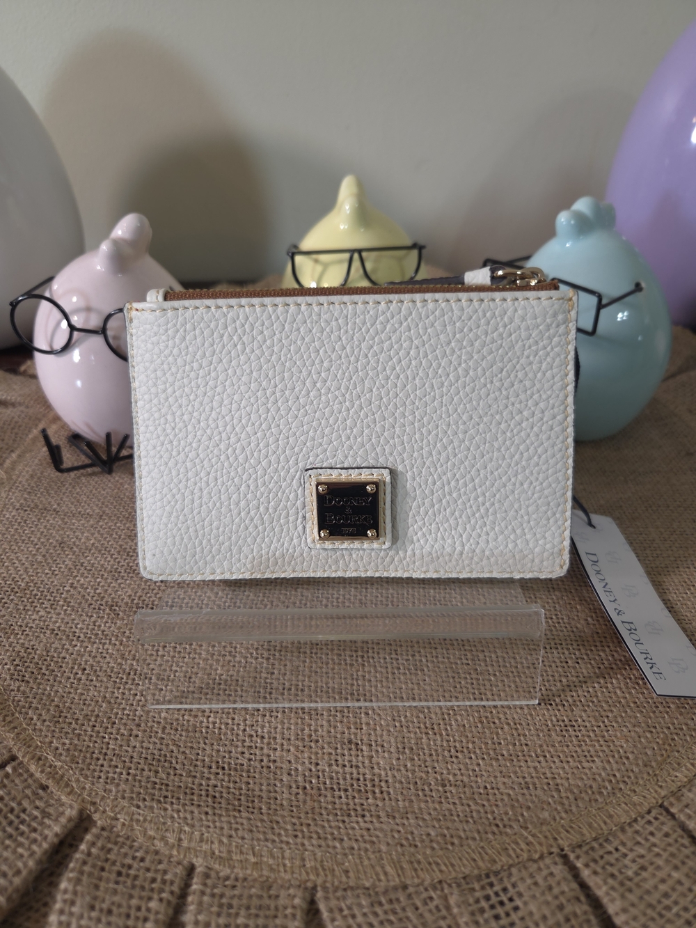 NWT Dooney & Bourke White Pebbled Leather Zip Cardholder